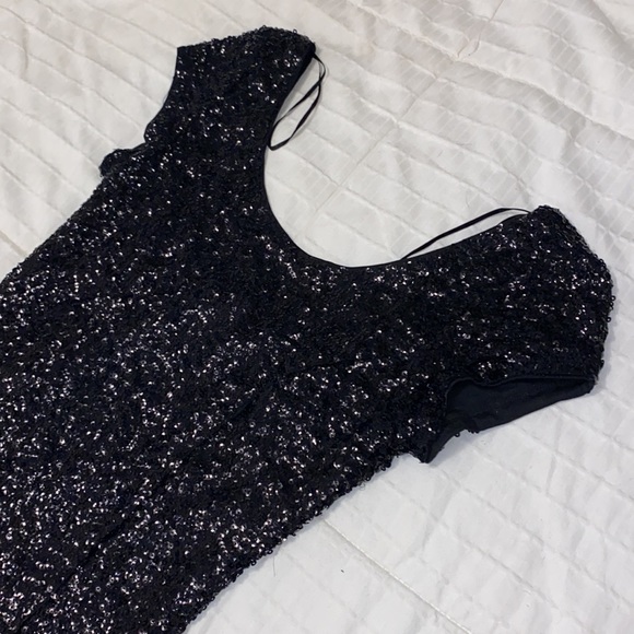 Short Sleeve Sequin Party Dress - Picture 9 of 10